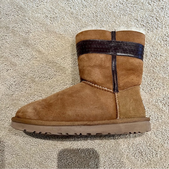 EUC UGG Josette Leather Bow Ankle Sheepskin Suede Boots Booties - Picture 8 of 15